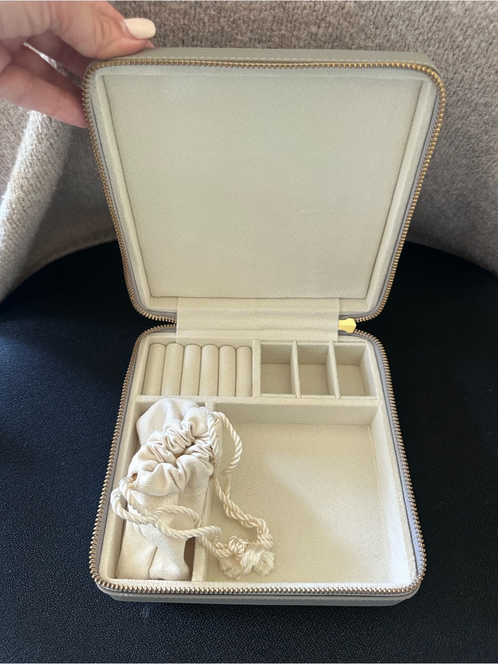 NEW / Unused - Pottery Barn Quinn Jewelry Binder Square Gray Travel Case w/ Box